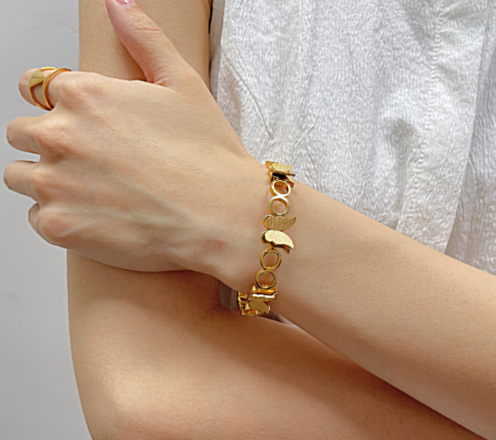 Stylish Stainless Steel Bracelet for Women - All-Matching