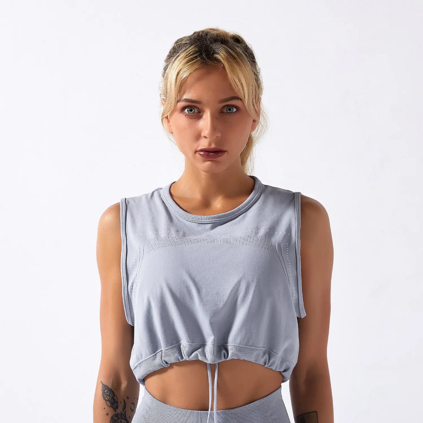 Seamless Yoga Outfit - Women's Sleeveless Top