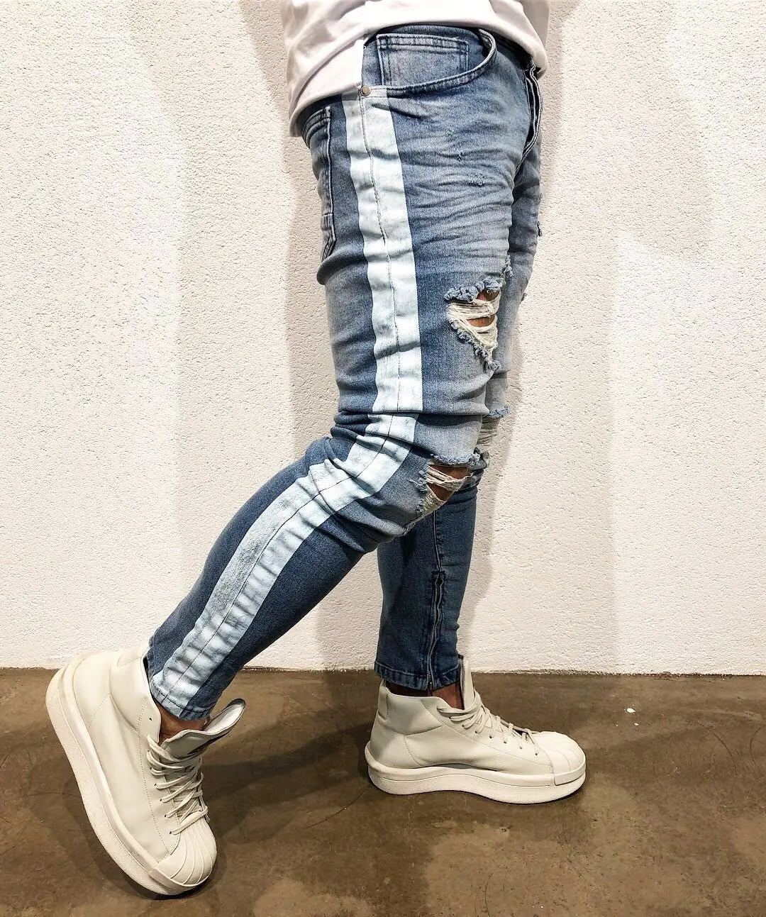 Men's Slim Fit Blue Distressed Denim Jeans - Dakdouksson