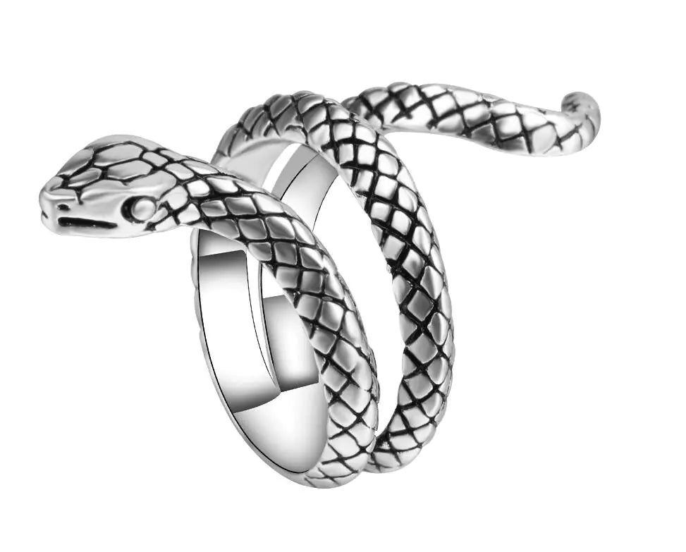 Stylish Snake Ring - Trendy Jewelry Piece - Dakdouksson